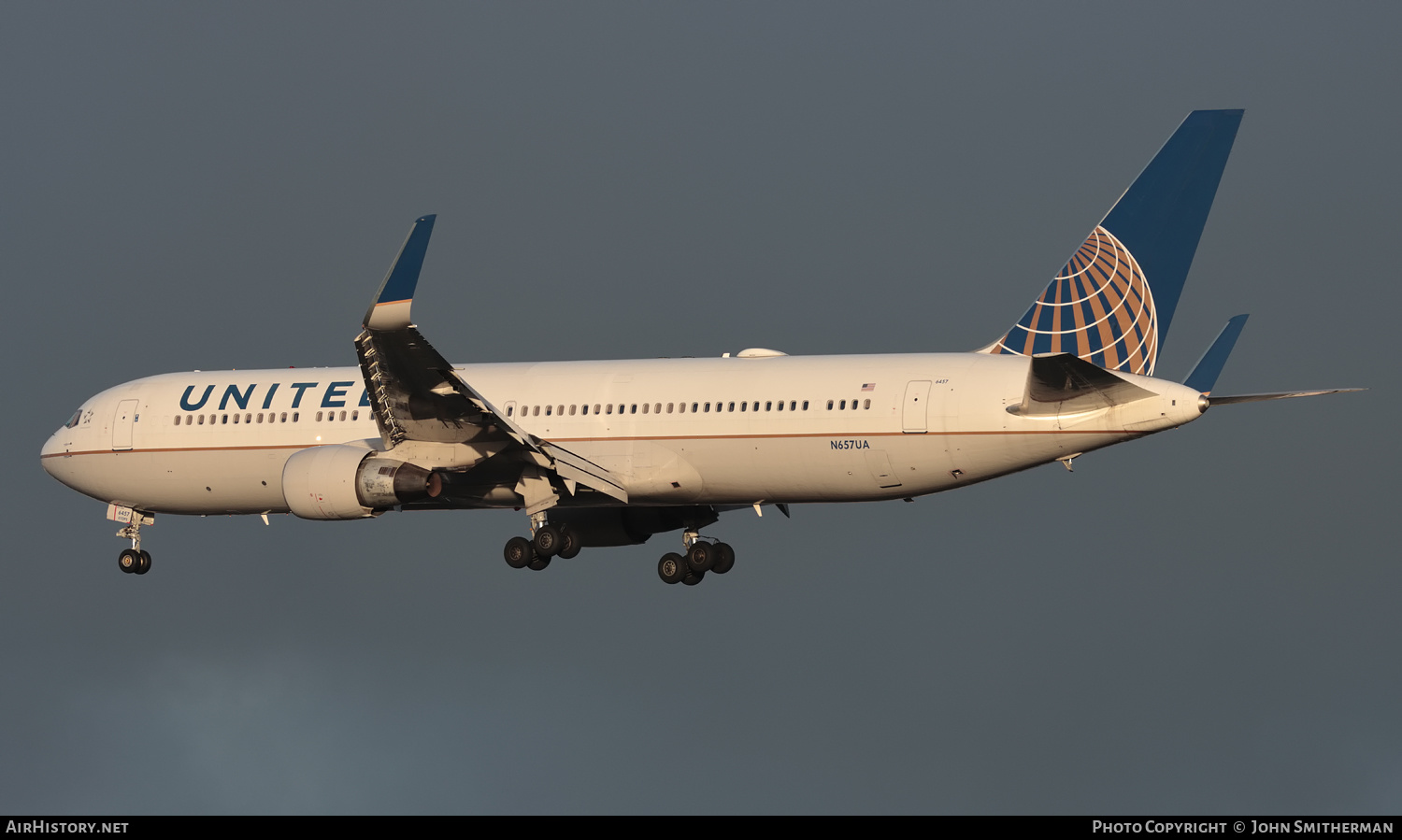 Aircraft Photo of N657UA | Boeing 767-322/ER | United Airlines | AirHistory.net #534319