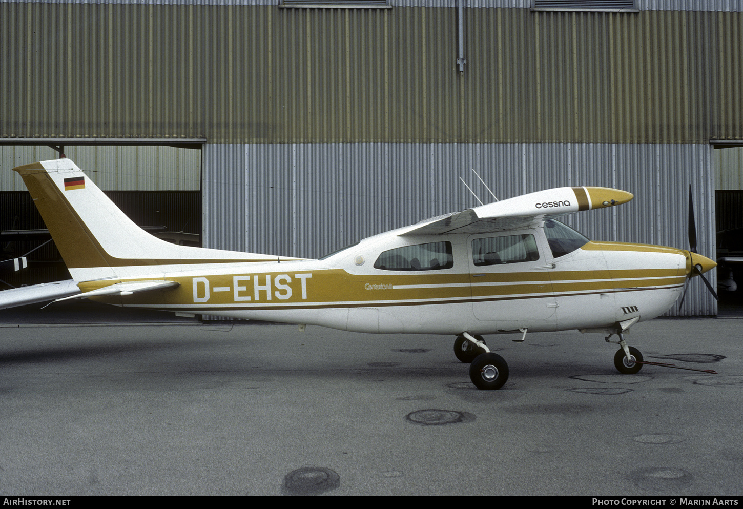 Aircraft Photo of D-EHST | Cessna 210L Centurion II | AirHistory.net #534340
