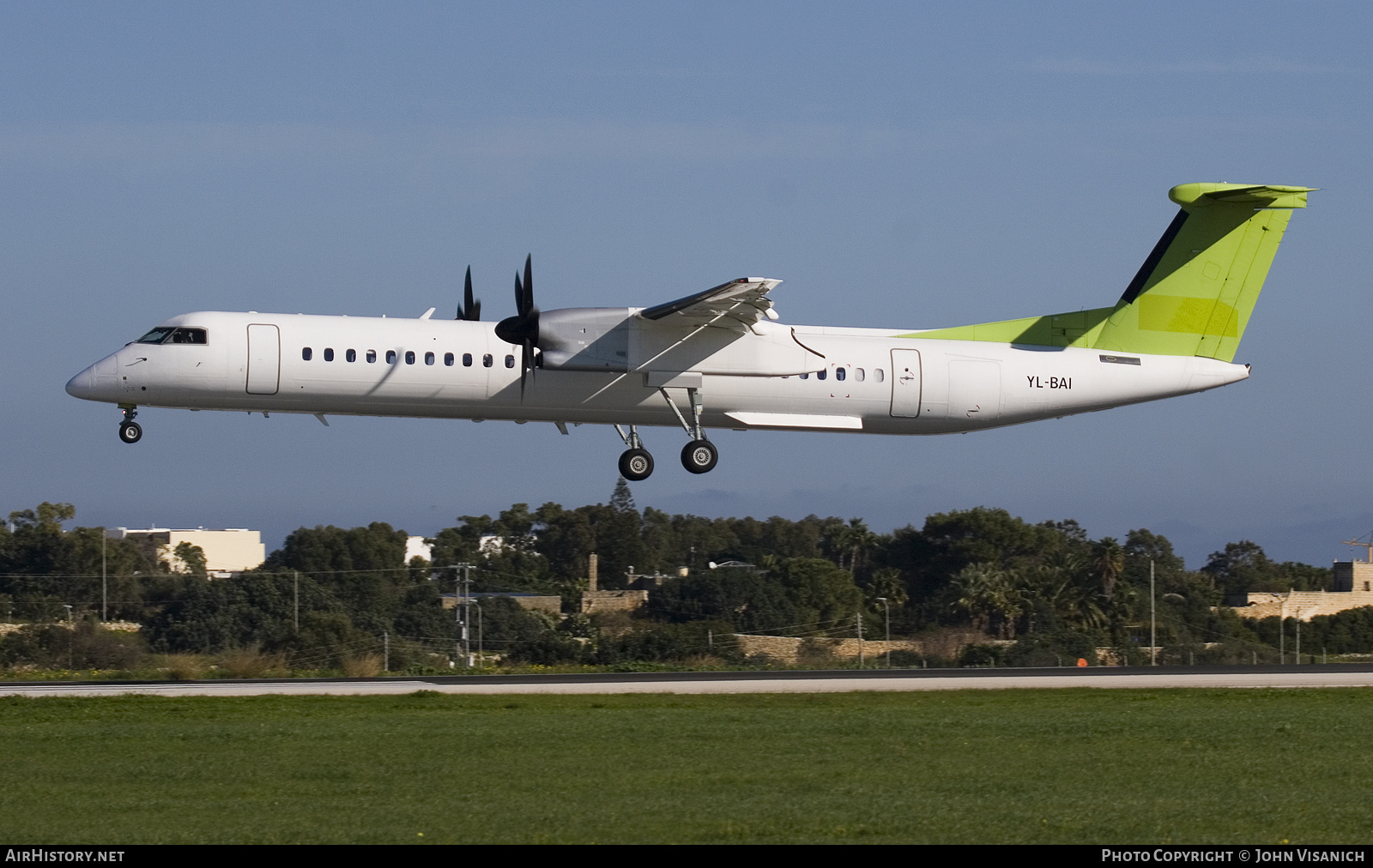 Aircraft Photo of YL-BAI | Bombardier DHC-8-402 Dash 8 | AirHistory.net #534486