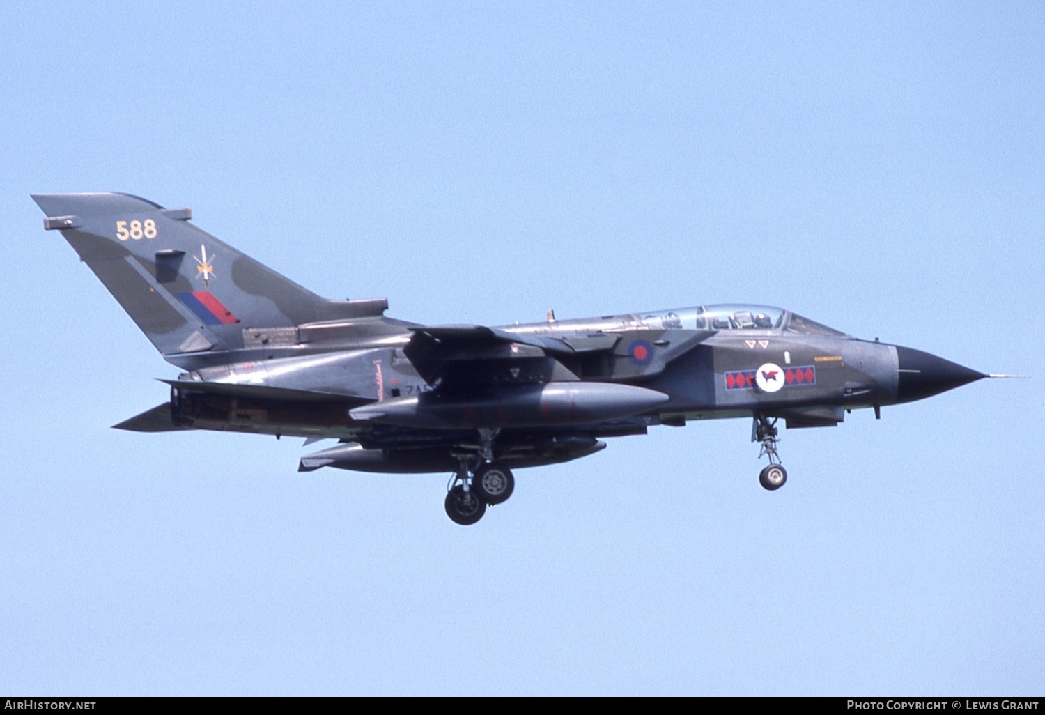 Aircraft Photo of ZA588 | Panavia Tornado GR1 | UK - Air Force | AirHistory.net #534528