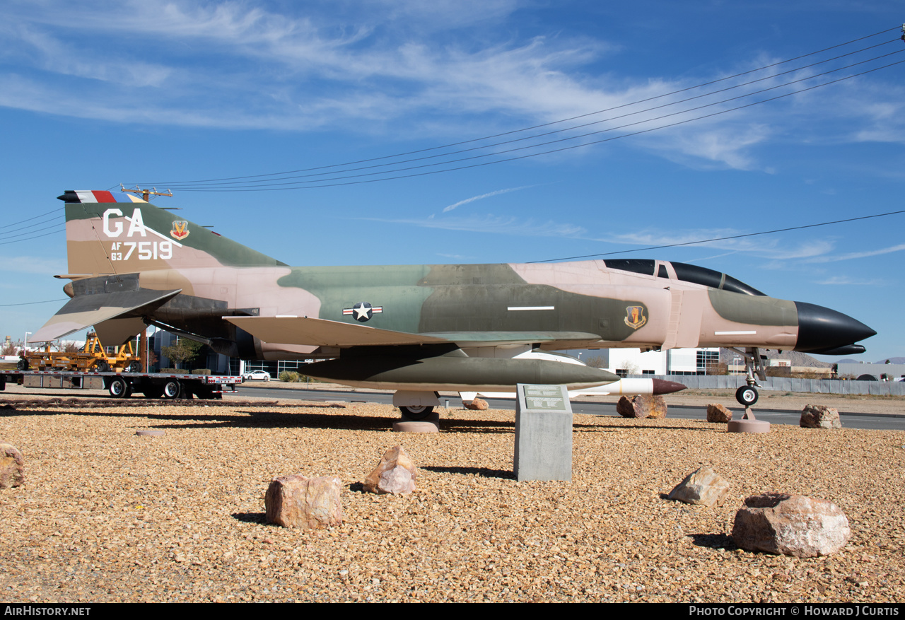 Aircraft Photo of 63-7519 / AF63-519 | McDonnell F-4C Phantom II | USA - Air Force | AirHistory.net #534534
