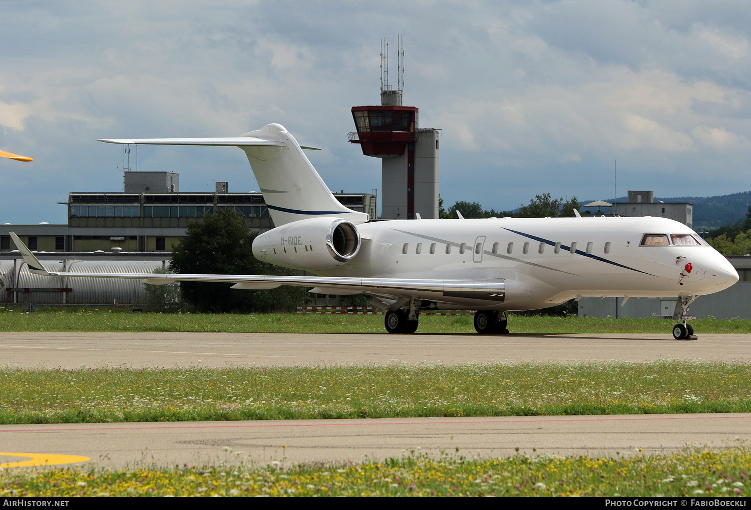 Aircraft Photo of M-RIDE | Bombardier Global 5000 (BD-700-1A11) | AirHistory.net #534620