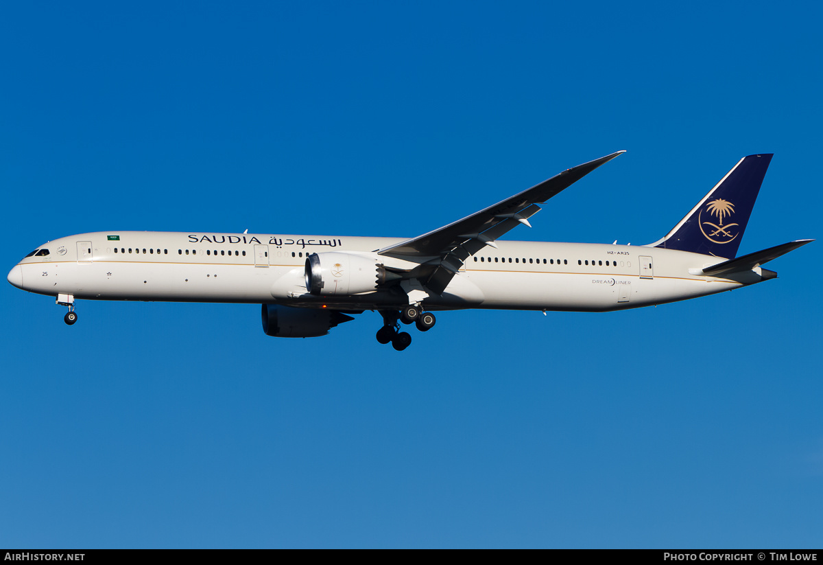 Aircraft Photo of HZ-AR25 | Boeing 787-10 Dreamliner | Saudia - Saudi Arabian Airlines | AirHistory.net #534793