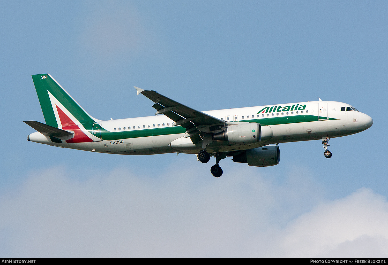 Aircraft Photo of EI-DSN | Airbus A320-216 | Alitalia | AirHistory.net #534873