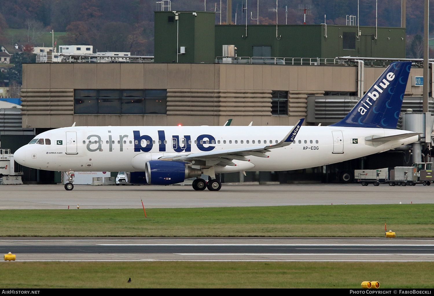Aircraft Photo of AP-EDG | Airbus A320-214 | Airblue | AirHistory.net #534956