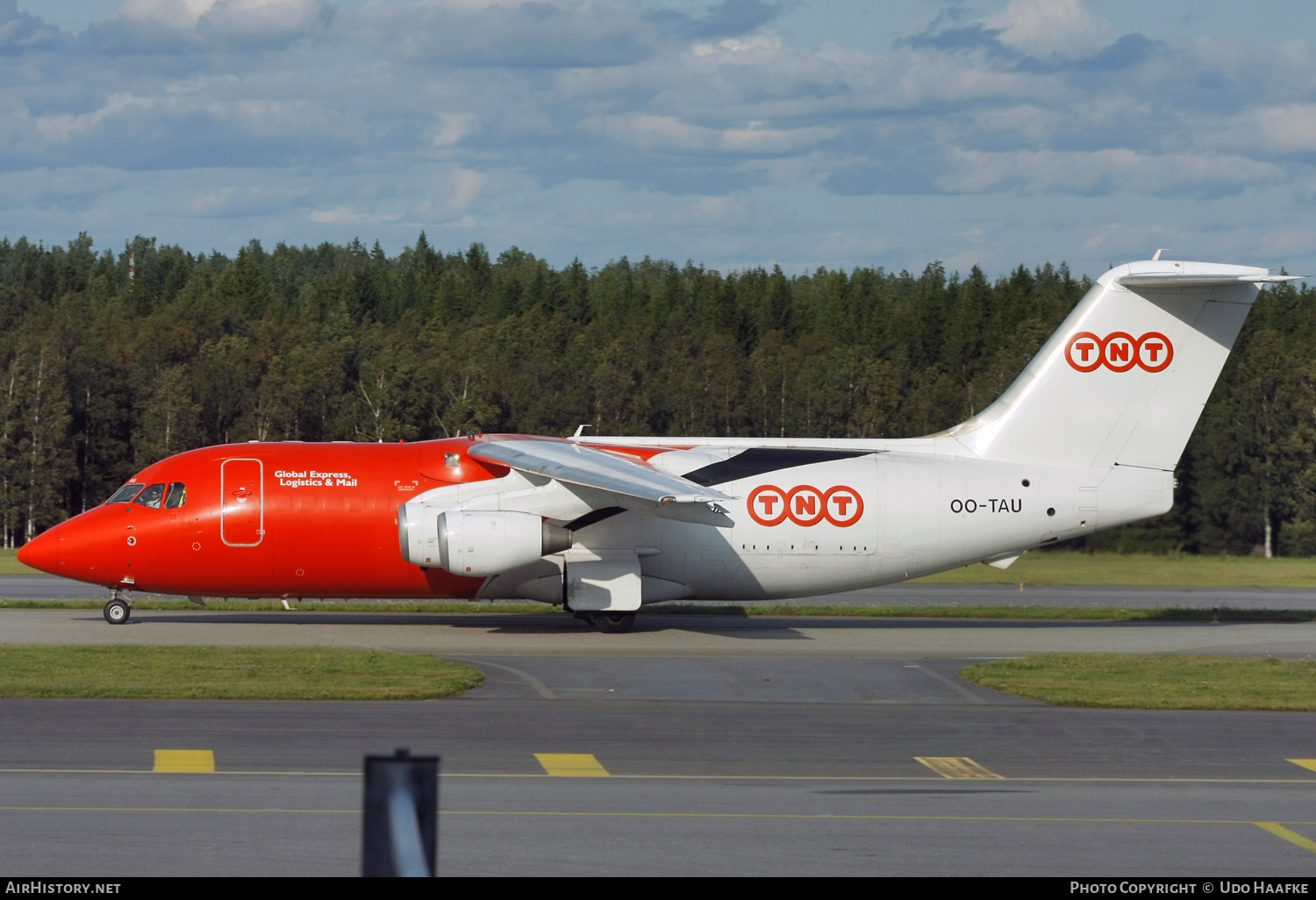 Aircraft Photo of OO-TAU | British Aerospace BAe-146-200QT Quiet Trader | TNT Airways | AirHistory.net #535206