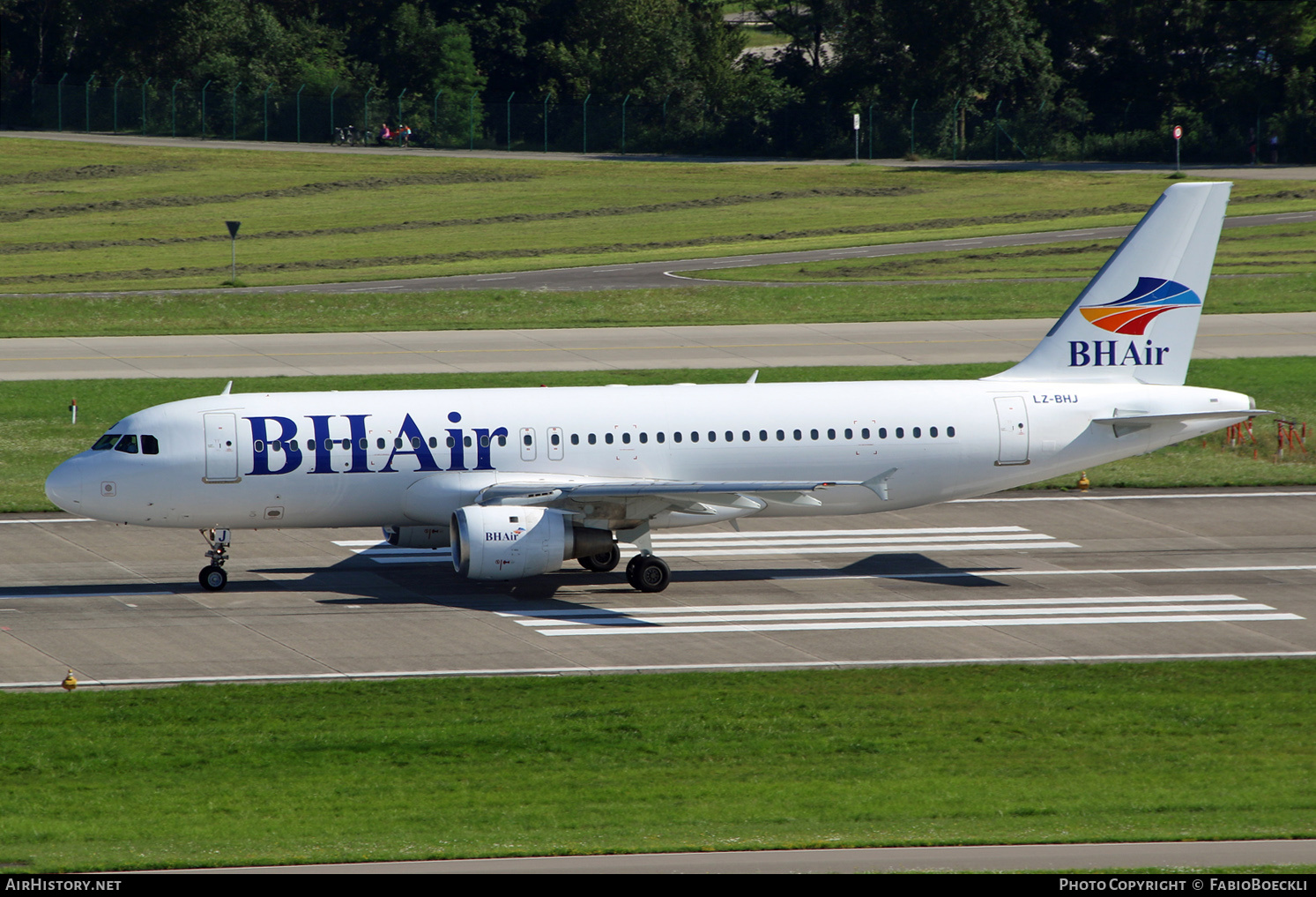 Aircraft Photo of LZ-BHJ | Airbus A320-211 | Balkan Holidays Air - BH Air | AirHistory.net #535274