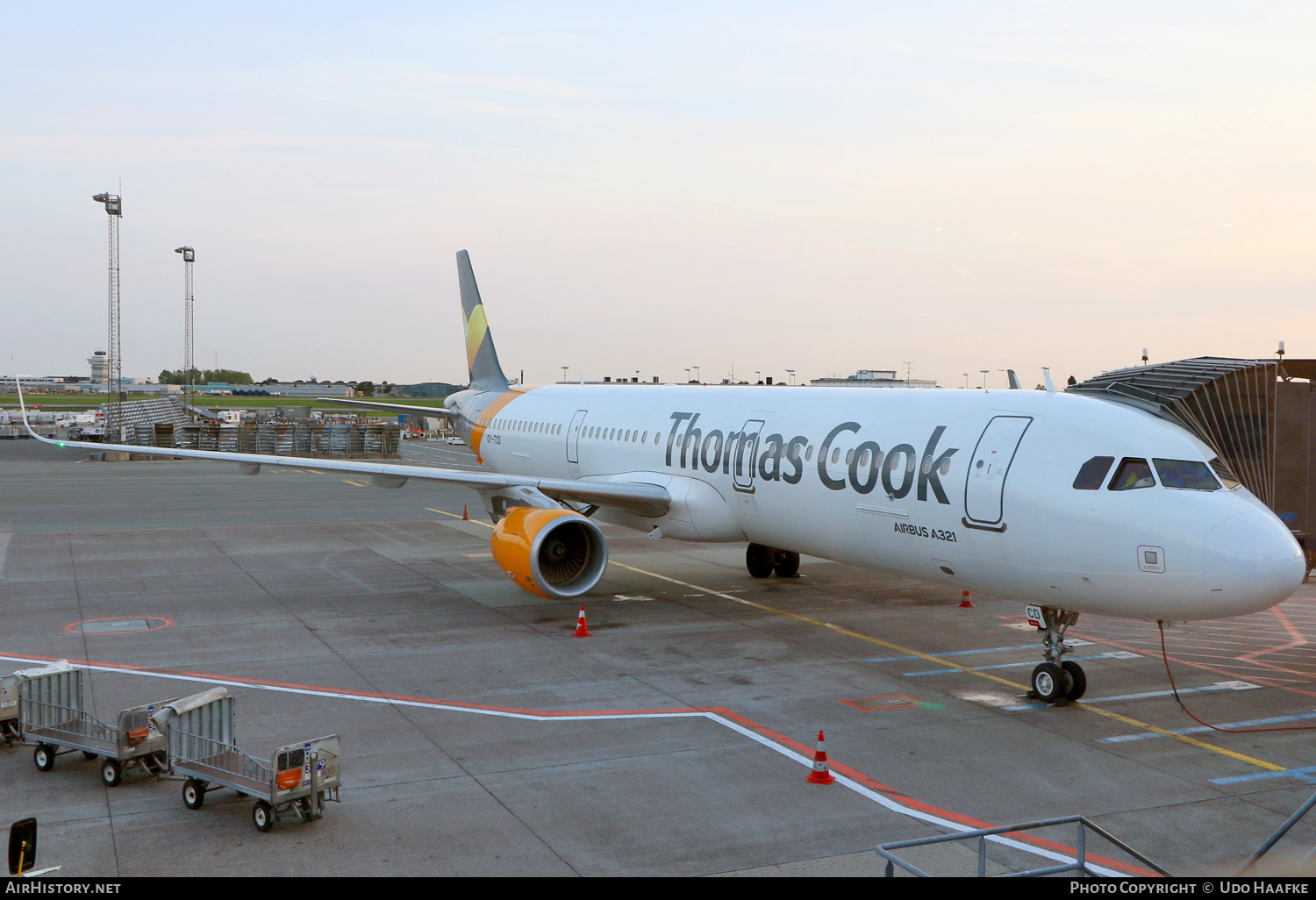 Aircraft Photo of OY-TCD | Airbus A321-211 | Thomas Cook Airlines | AirHistory.net #535349