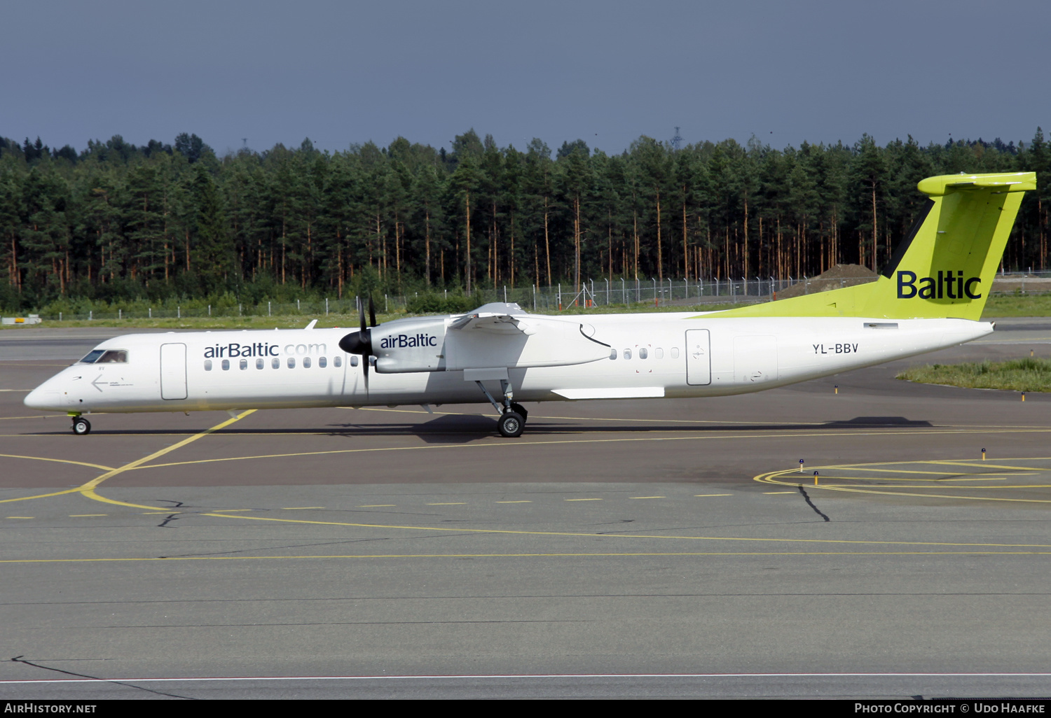 Aircraft Photo of YL-BBV | Bombardier DHC-8-402 Dash 8 | AirBaltic | AirHistory.net #535355