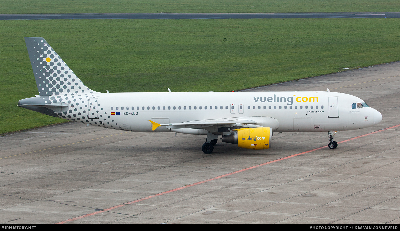 Aircraft Photo of EC-KDG | Airbus A320-214 | Vueling Airlines | AirHistory.net #535390