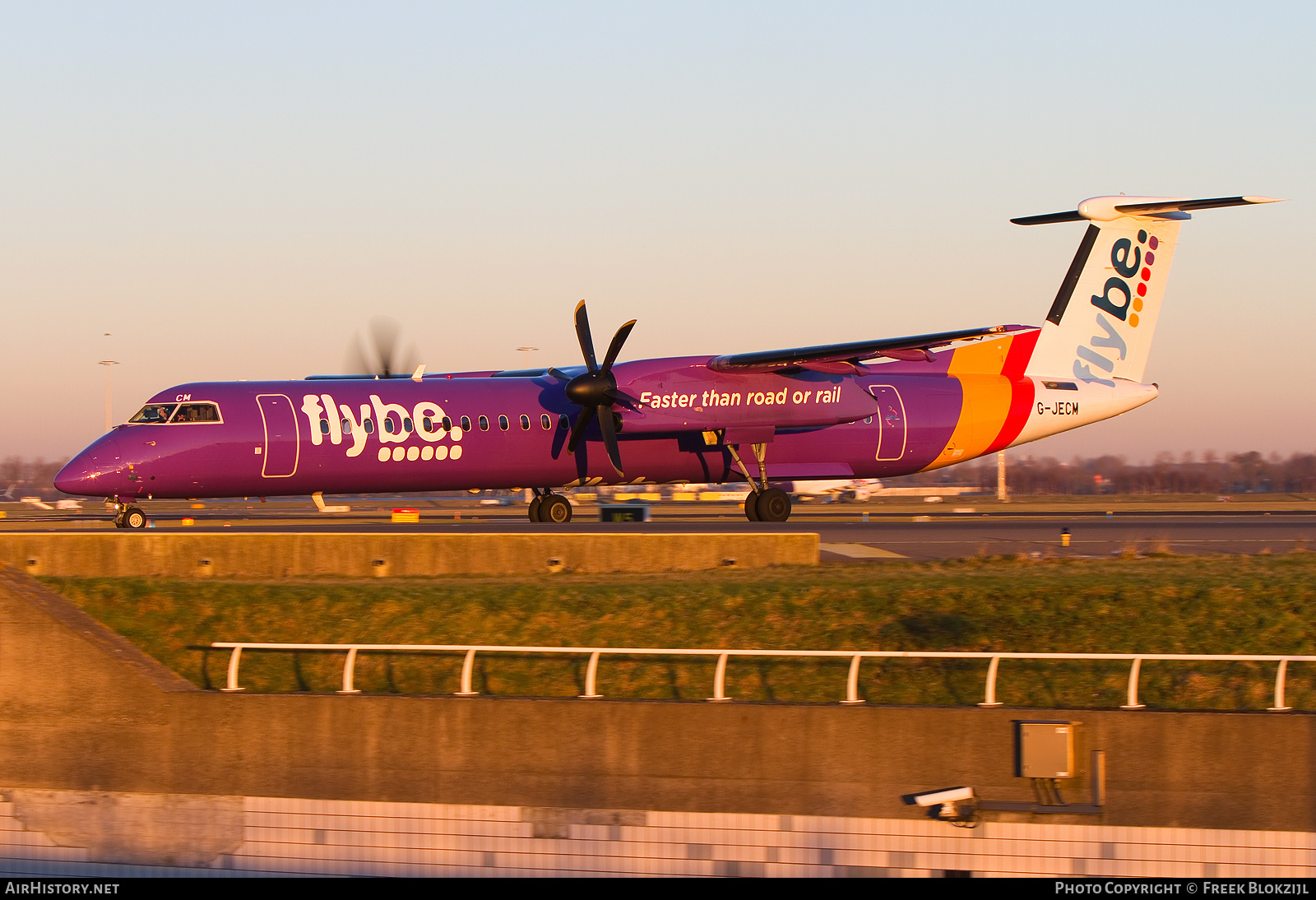 Aircraft Photo of G-JECM | Bombardier DHC-8-402 Dash 8 | Flybe | AirHistory.net #535429