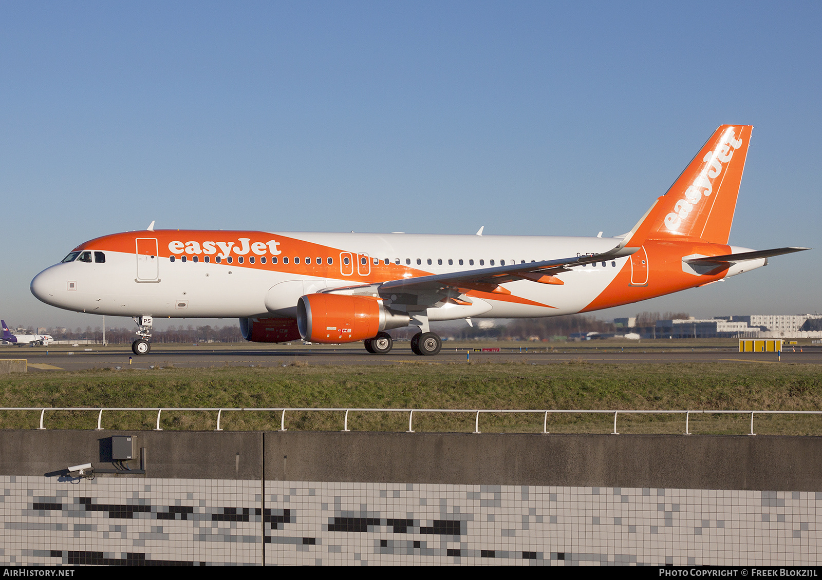 Aircraft Photo of G-EZPS | Airbus A320-214 | EasyJet | AirHistory.net #535440