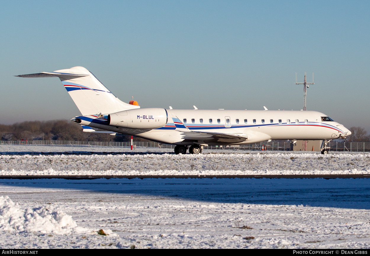 Aircraft Photo of M-BLUL | Bombardier Global 6000 (BD-700-1A10) | AirHistory.net #535496