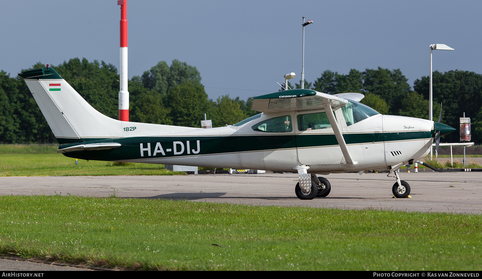 Aircraft Photo of HA-DIJ | Cessna 182P Skylane | AirHistory.net #535995