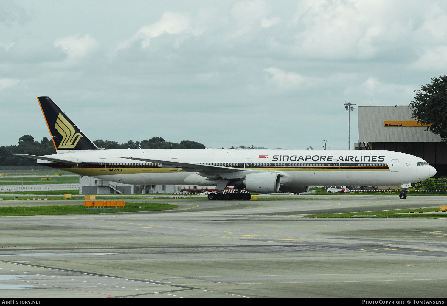 Aircraft Photo of 9V-SYH | Boeing 777-312 | Singapore Airlines | AirHistory.net #536013