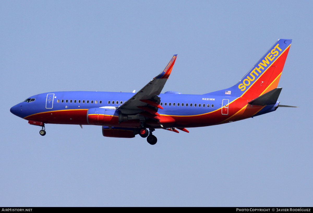 Aircraft Photo of N221WN | Boeing 737-7H4 | Southwest Airlines | AirHistory.net #536093