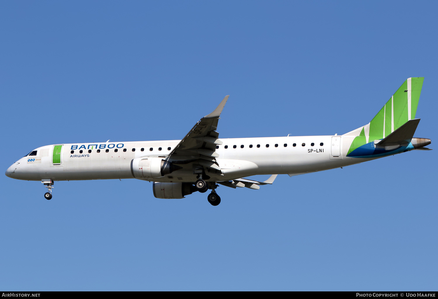 Aircraft Photo of SP-LNI | Embraer 195LR (ERJ-190-200LR) | Bamboo Airways | AirHistory.net #536110