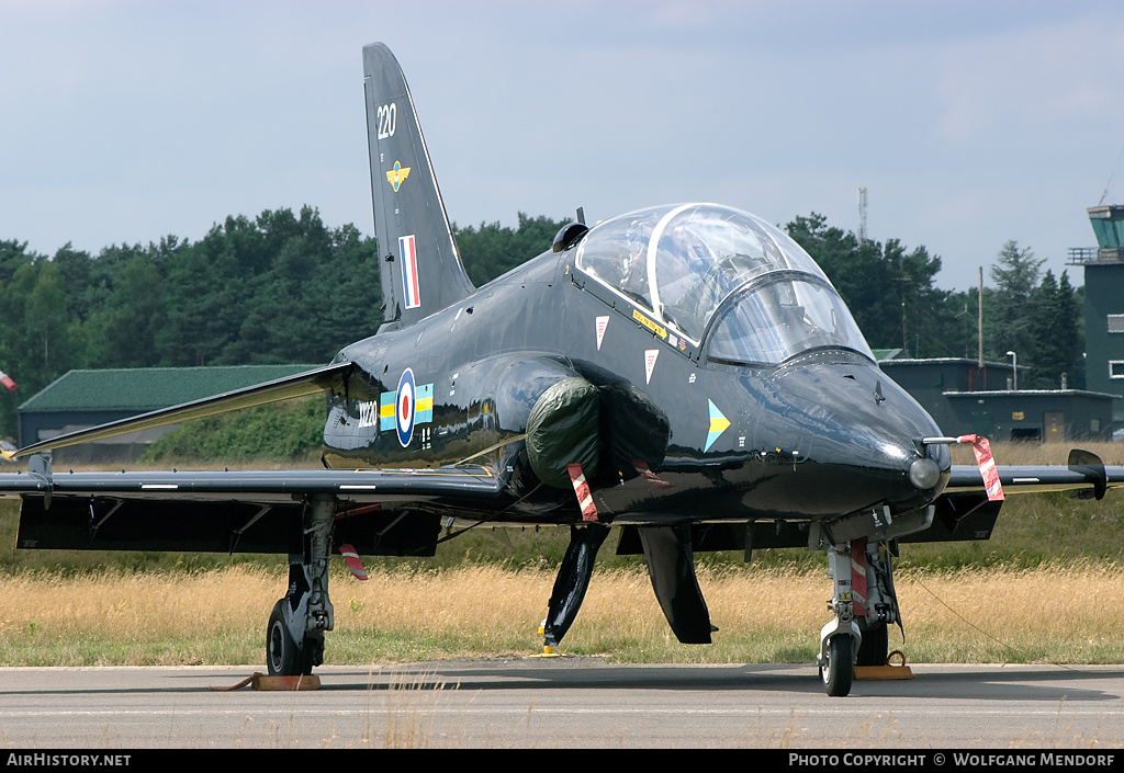 Aircraft Photo of XX220 | British Aerospace Hawk T.1A | UK - Air Force | AirHistory.net #536270