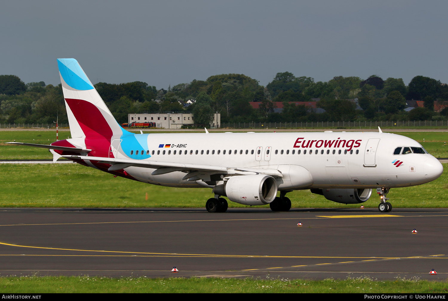 Aircraft Photo of D-ABHC | Airbus A320-214 | Eurowings | AirHistory.net #536388