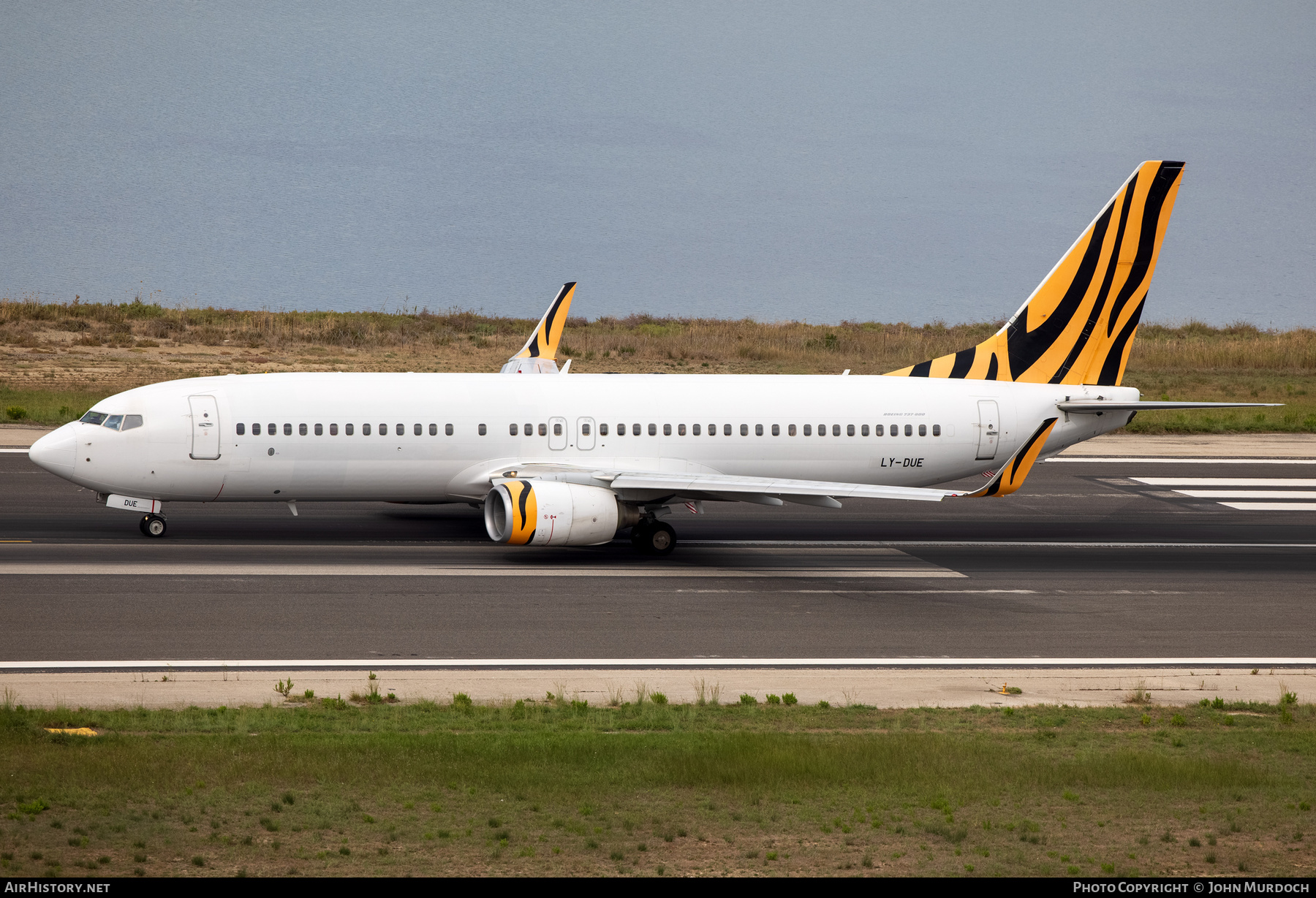 Aircraft Photo of LY-DUE | Boeing 737-8FE | AirHistory.net #536455