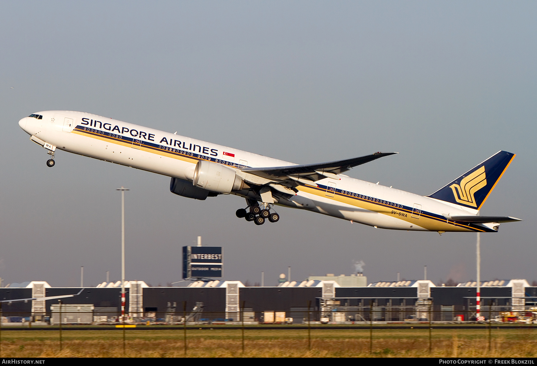 Aircraft Photo of 9V-SWA | Boeing 777-312/ER | Singapore Airlines | AirHistory.net #536466