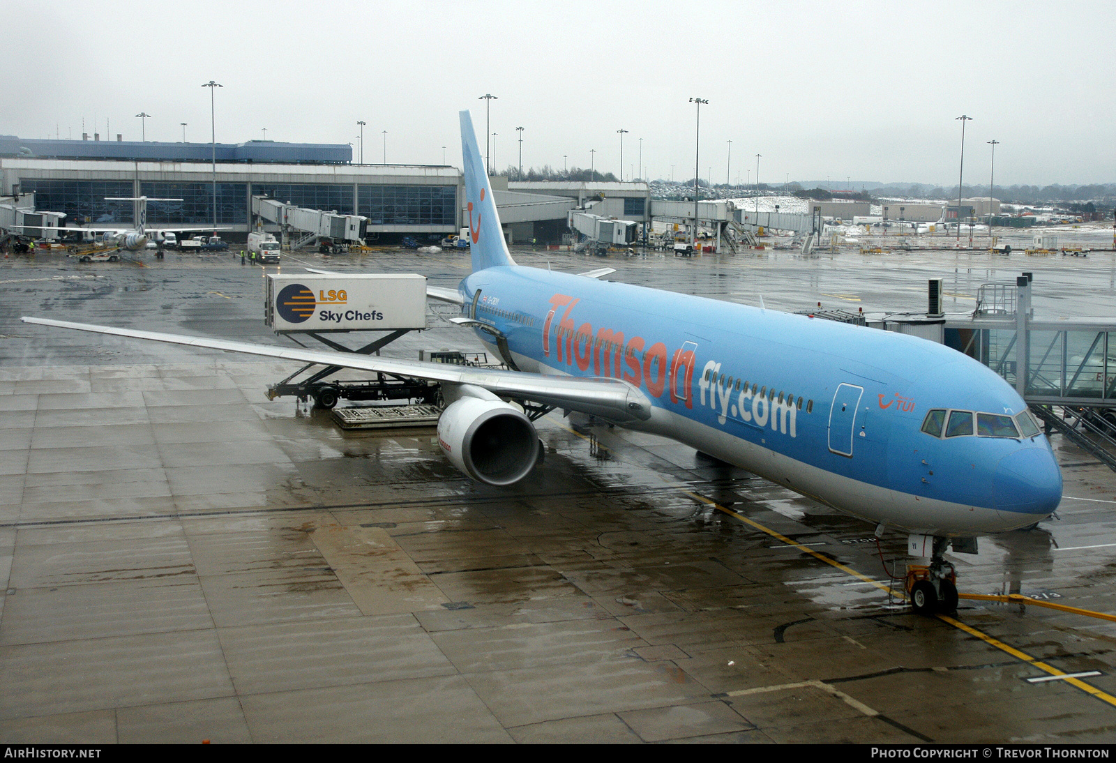 Aircraft Photo of G-OBYI | Boeing 767-304/ER | Thomsonfly | AirHistory.net #536704