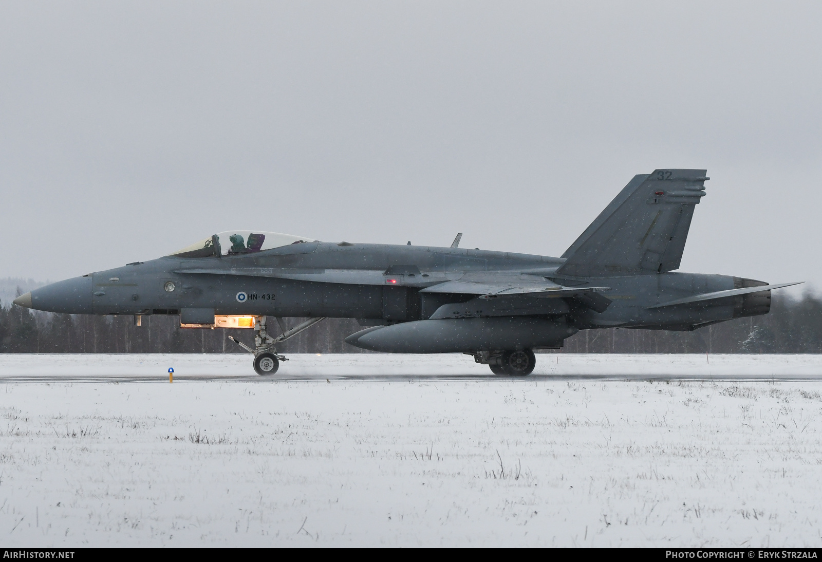 Aircraft Photo of HN-432 / 32 | McDonnell Douglas F/A-18C Hornet | Finland - Air Force | AirHistory.net #536771