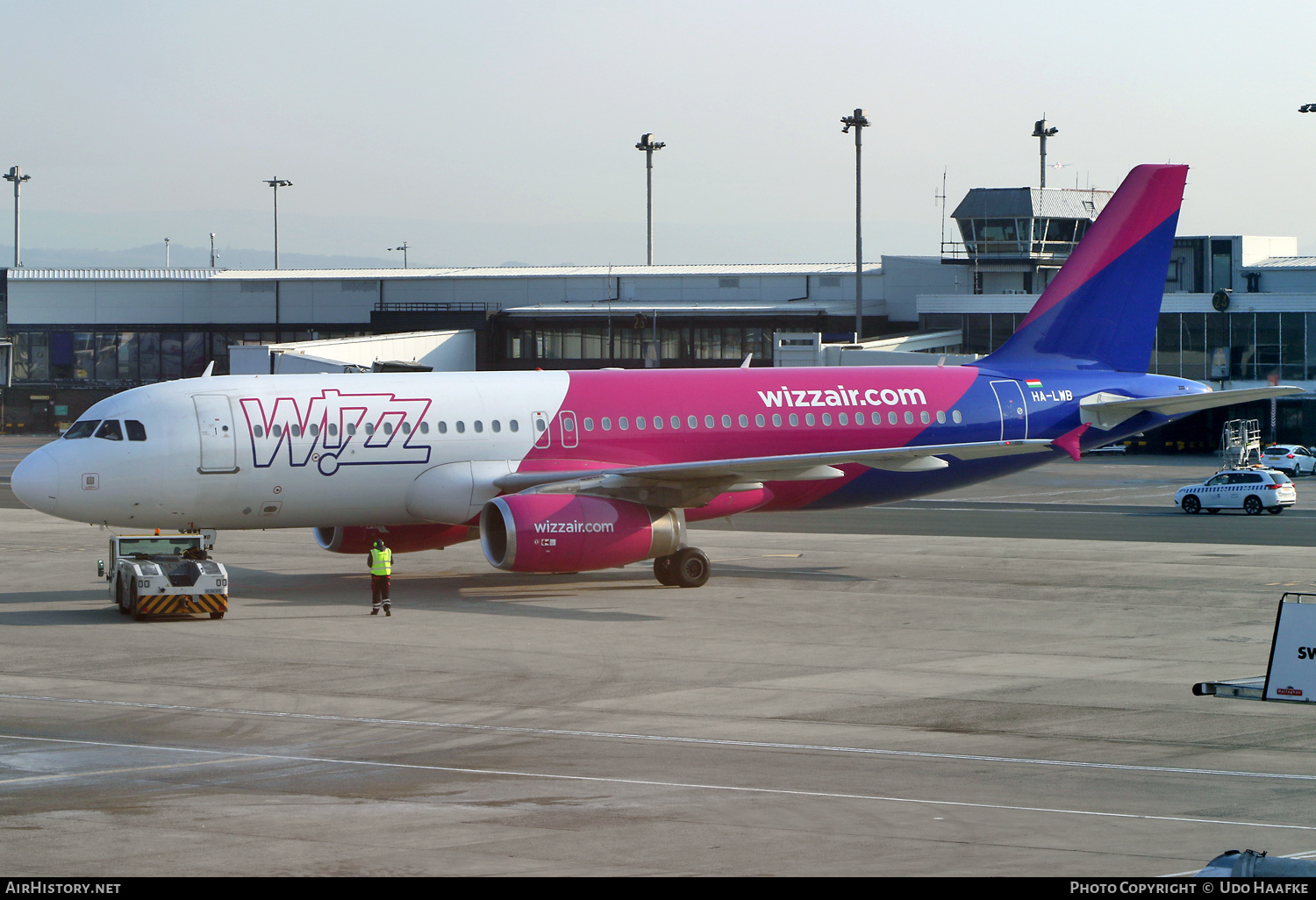 Aircraft Photo of HA-LWB | Airbus A320-232 | Wizz Air | AirHistory.net #536869