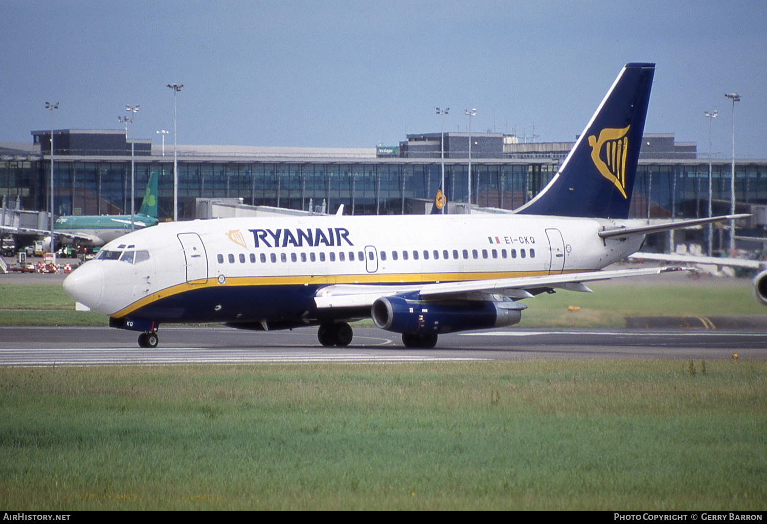 Aircraft Photo of EI-CKQ | Boeing 737-2K2/Adv | Ryanair | AirHistory.net #536898
