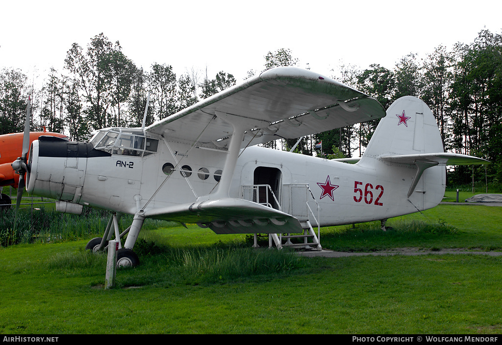 Aircraft Photo of 562 red / 19 yellow | Antonov An-2R | Russia - Air Force | AirHistory.net #537029