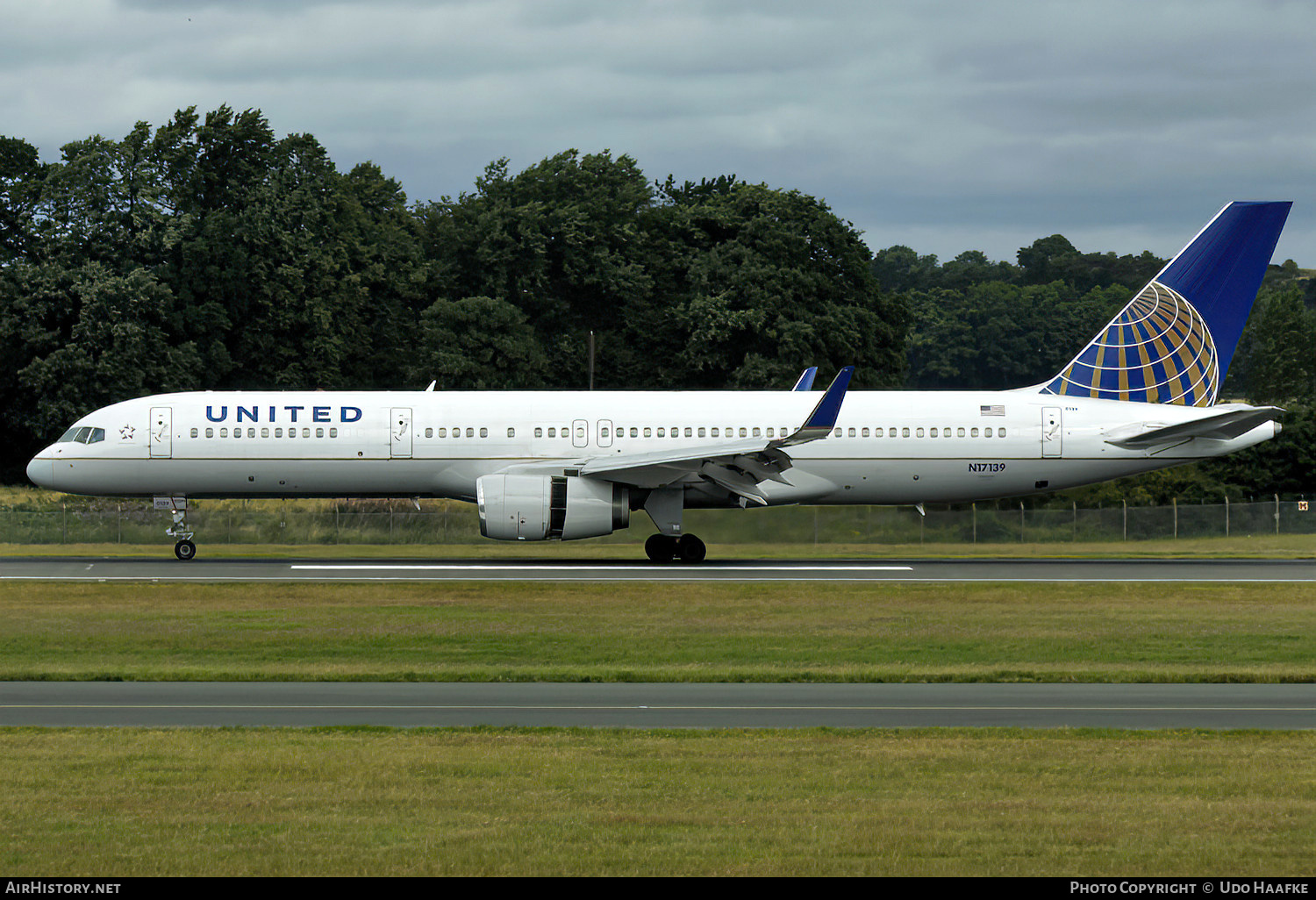 Aircraft Photo of N17139 | Boeing 757-224 | United Airlines | AirHistory.net #537136