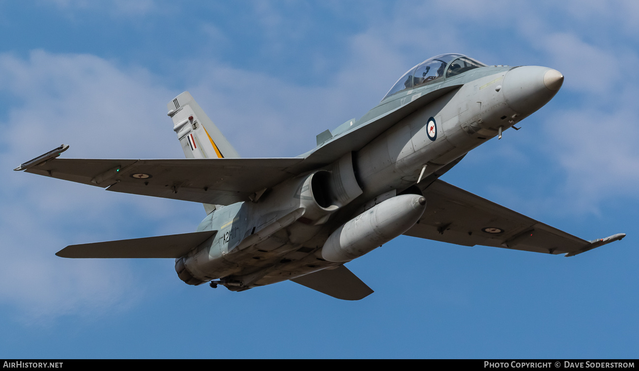Aircraft Photo of A21-111 | McDonnell Douglas F/A-18B Hornet | Australia - Air Force | AirHistory.net #537332