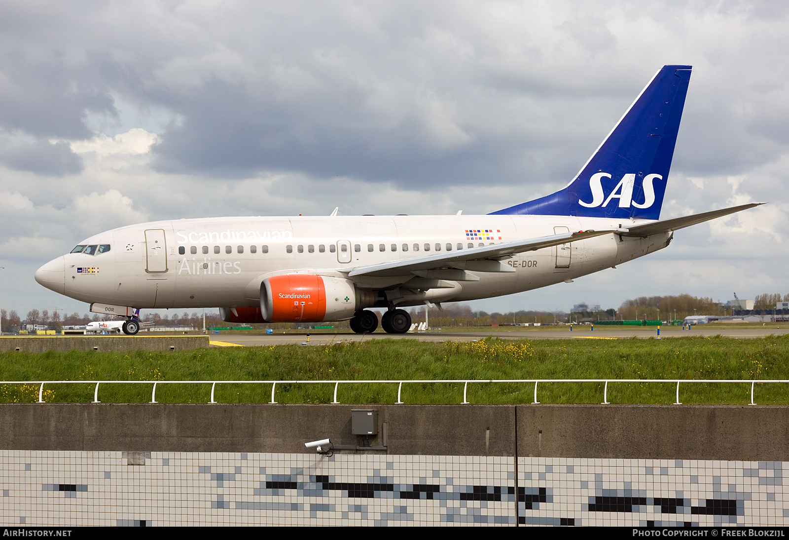 Aircraft Photo of SE-DOR | Boeing 737-683 | Scandinavian Airlines - SAS | AirHistory.net #537575