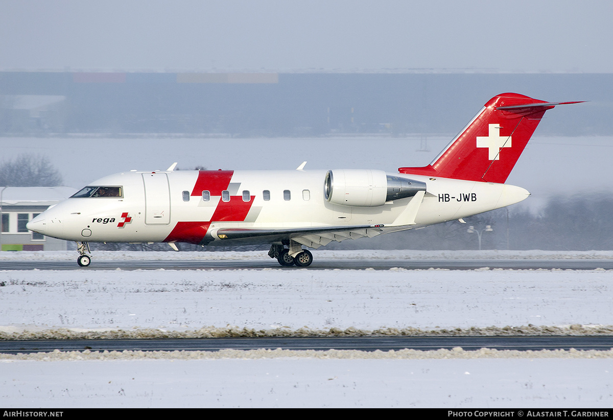 Aircraft Photo of HB-JWB | Bombardier Challenger 650 (CL-600-2B16) | REGA - Swiss Air Ambulance | AirHistory.net #537608