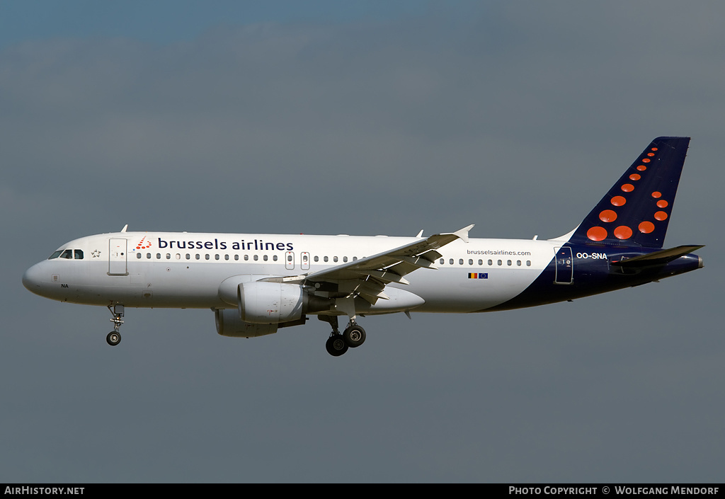 Aircraft Photo of OO-SNA | Airbus A320-214 | Brussels Airlines | AirHistory.net #537651