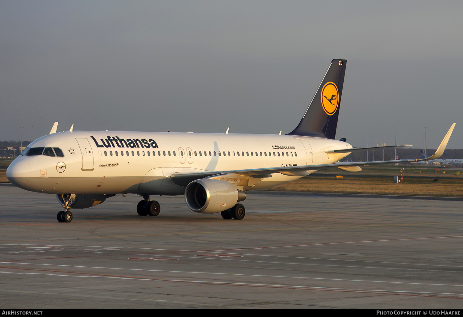 Aircraft Photo of D-AIZU | Airbus A320-214 | Lufthansa | AirHistory.net #537652