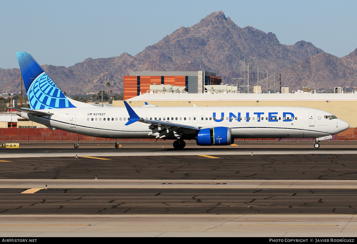 Aircraft Photo of N37527 | Boeing 737-9 Max 9 | United Airlines | AirHistory.net #537750