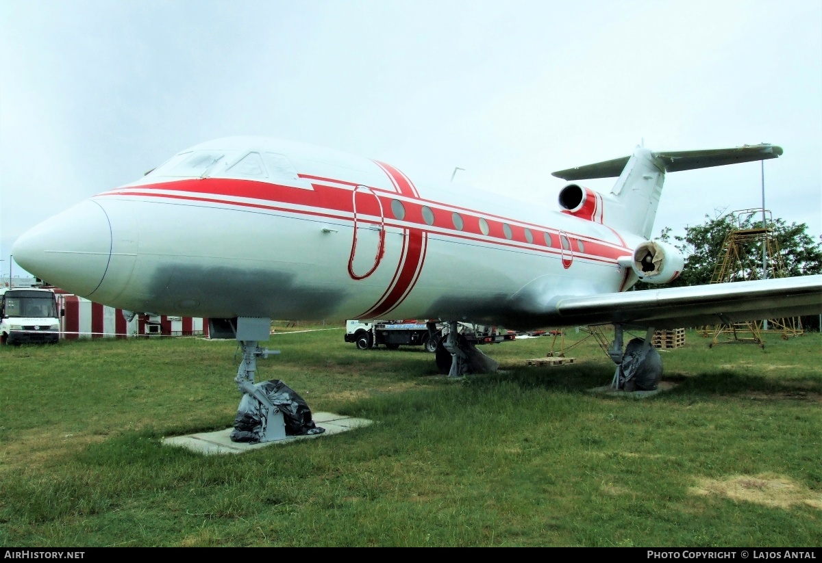 Aircraft Photo of HA-YLR | Yakovlev Yak-40E | LRI - Légiforgalmi és Repülőtéri Igazgatóságot - Flight Inspection Service | AirHistory.net #537946