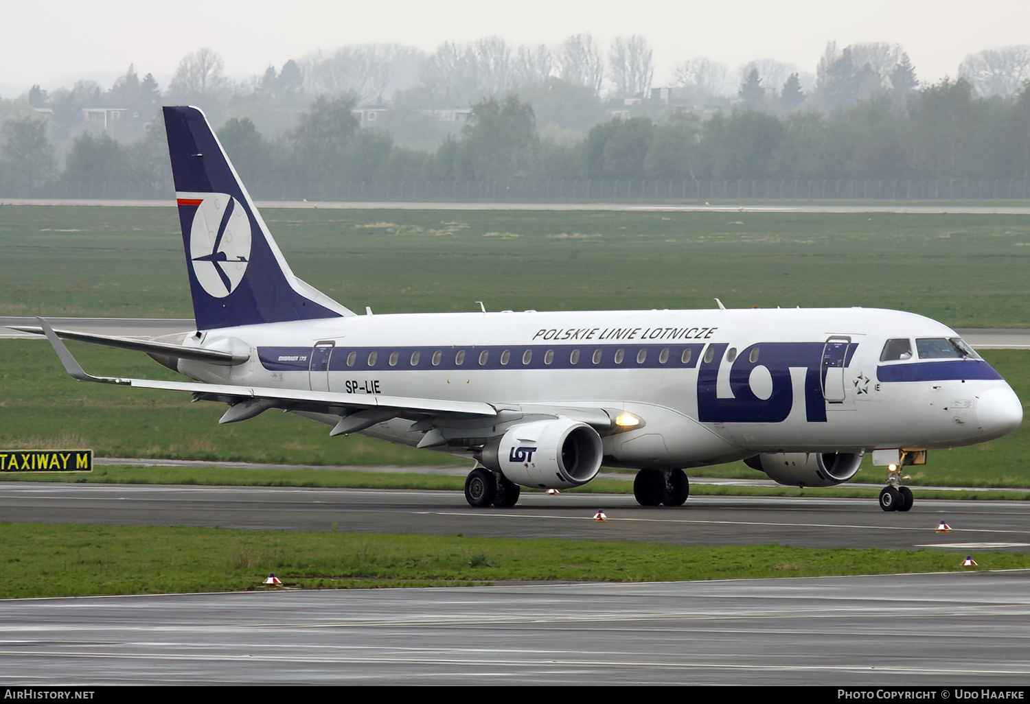 Aircraft Photo of SP-LIE | Embraer 175LR (ERJ-170-200LR) | LOT Polish Airlines - Polskie Linie Lotnicze | AirHistory.net #537979