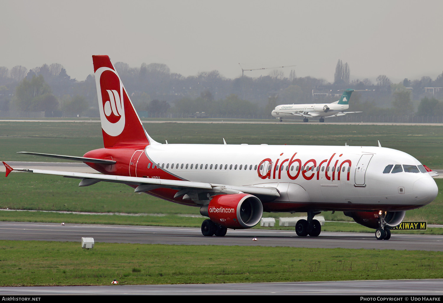 Aircraft Photo of D-ABDU | Airbus A320-214 | Air Berlin | AirHistory.net #538069