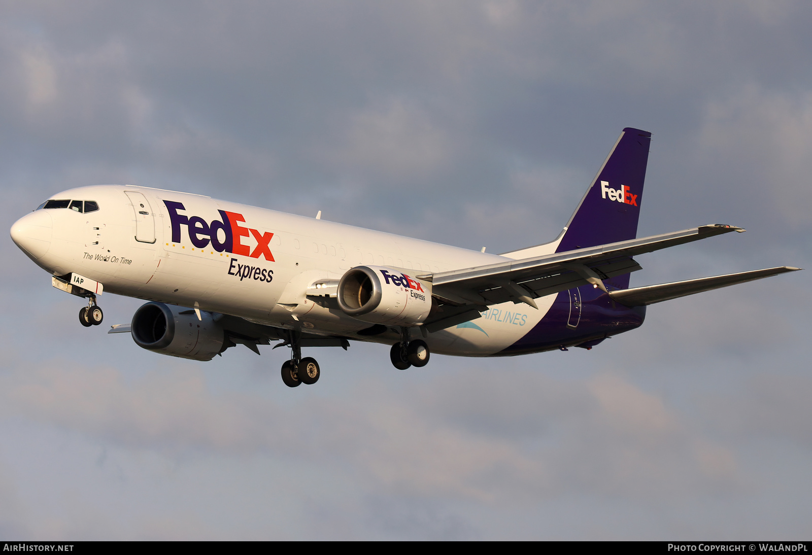 Aircraft Photo of OE-IAP | Boeing 737-4M0(BDSF) | FedEx Express | AirHistory.net #538096