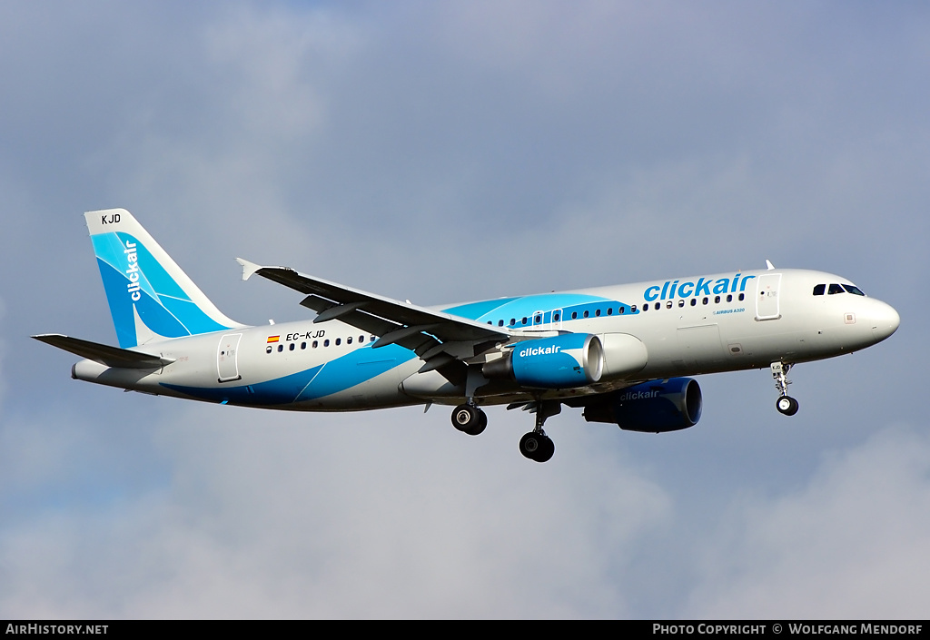 Aircraft Photo of EC-KJD | Airbus A320-216 | Clickair | AirHistory.net #538136