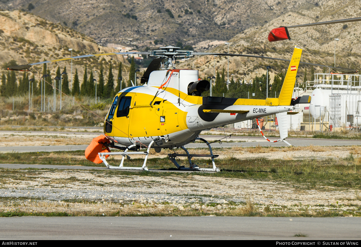 Aircraft Photo of EC-MNE | Eurocopter AS-350B-3 Ecureuil | Cat Helicopters | AirHistory.net #538158