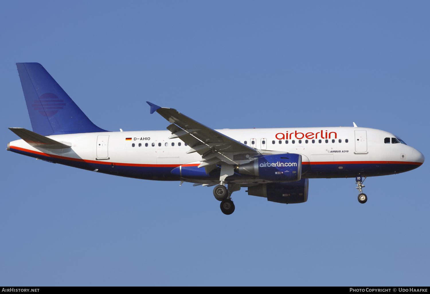 Aircraft Photo of D-AHIO | Airbus A319-112 | Air Berlin | AirHistory.net #538199