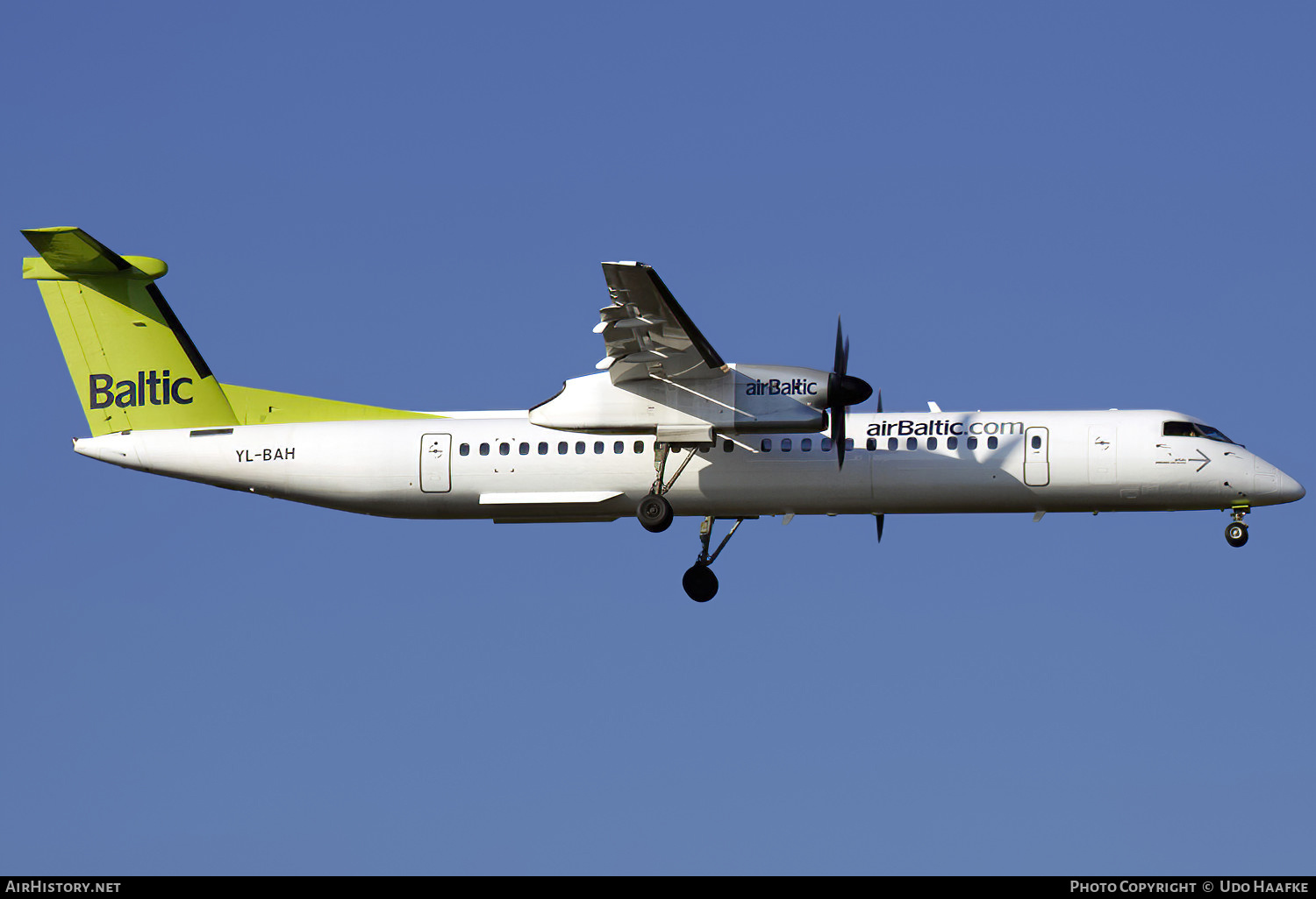 Aircraft Photo of YL-BAH | Bombardier DHC-8-402 Dash 8 | AirBaltic | AirHistory.net #538215
