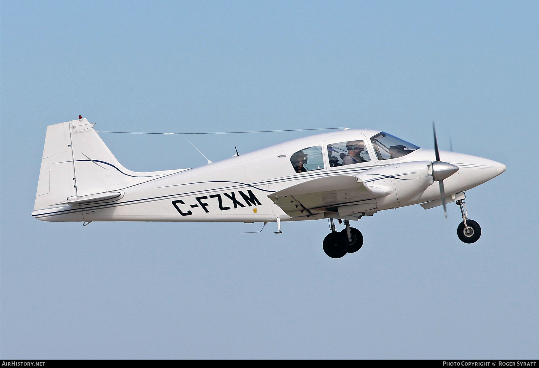 Aircraft Photo of C-FZXM | Piper PA-23-160 Apache | AirHistory.net #538496