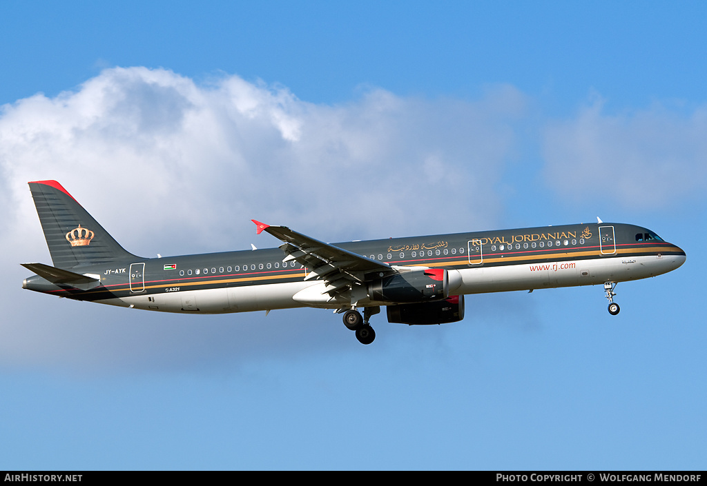 Aircraft Photo of JY-AYK | Airbus A321-231 | Royal Jordanian Airlines | AirHistory.net #538640