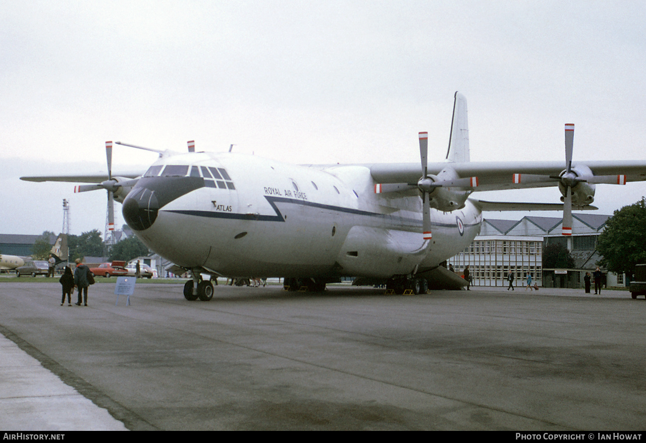 Aircraft Photo of XR366 | Short SC.5 Belfast C1 | UK - Air Force | AirHistory.net #538774