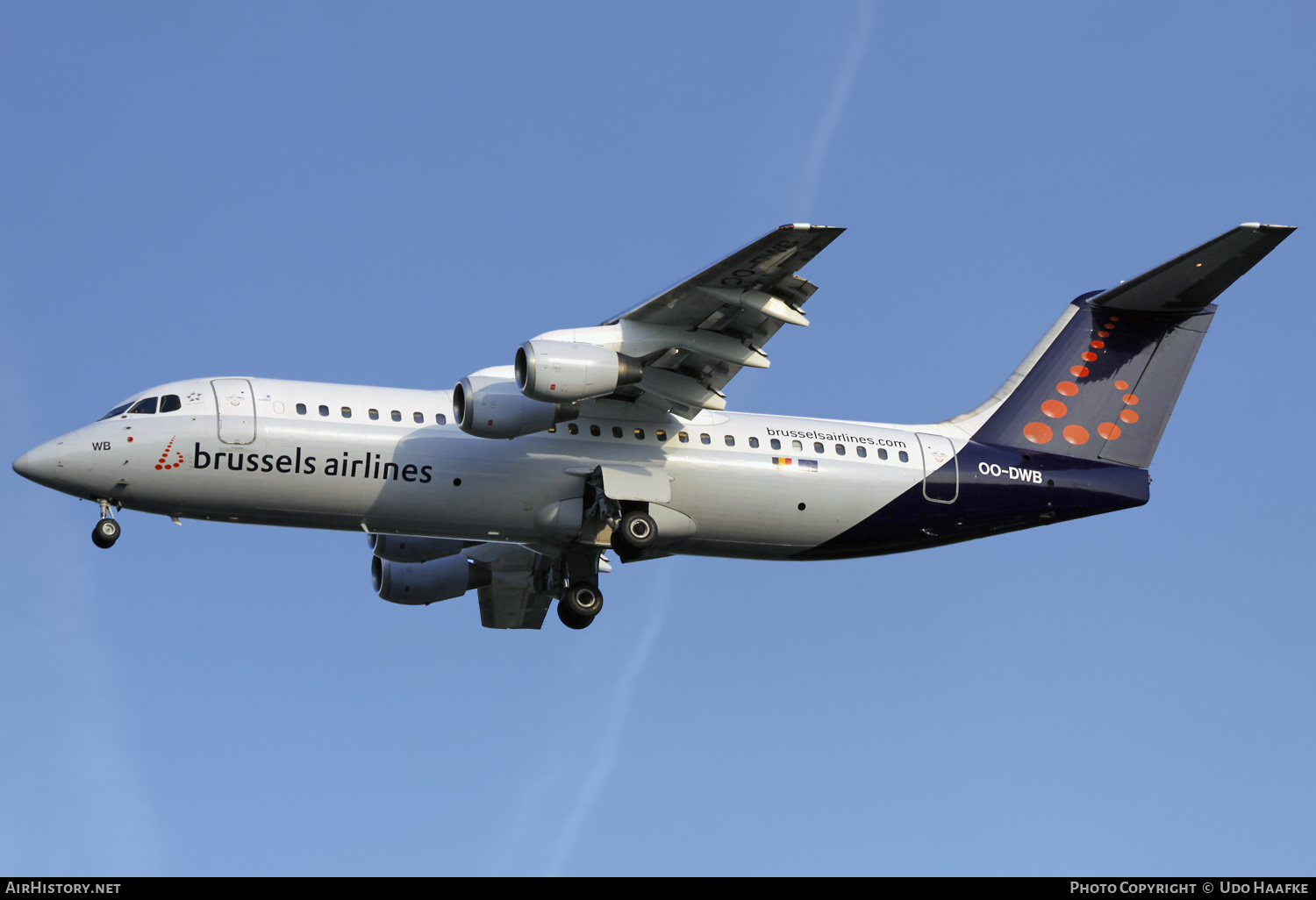 Aircraft Photo of OO-DWB | British Aerospace Avro 146-RJ100 | Brussels Airlines | AirHistory.net #538881