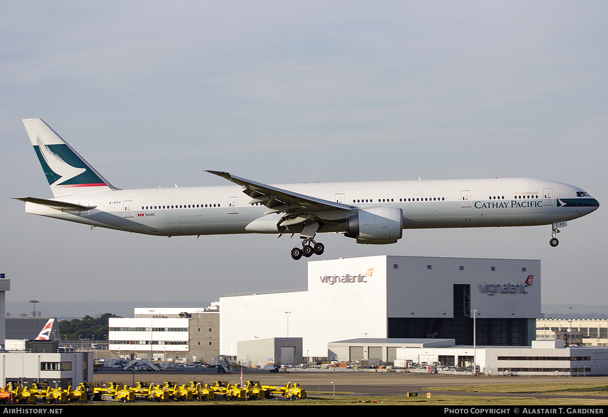 Aircraft Photo of B-KPH | Boeing 777-367/ER | Cathay Pacific Airways | AirHistory.net #538891